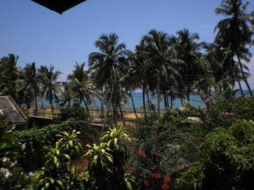Sri Beach Bungalows And Villa