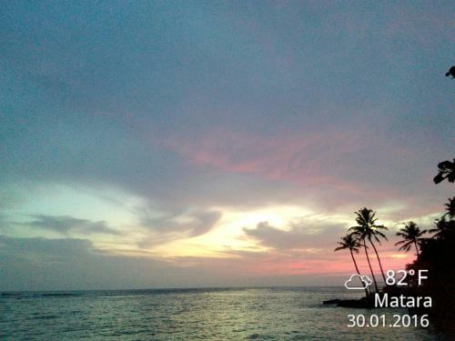 Hostal Sayuri Beach Hotel