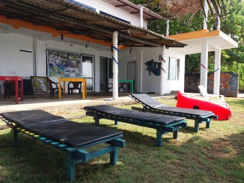 Hostal Sayuri Beach Hotel
