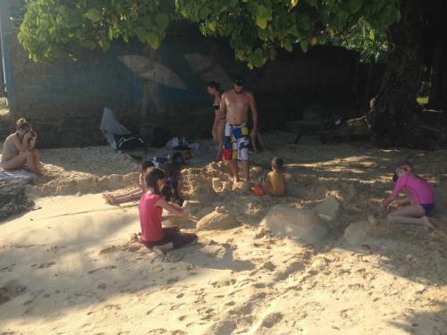 Hostal Sayuri Beach Hotel
