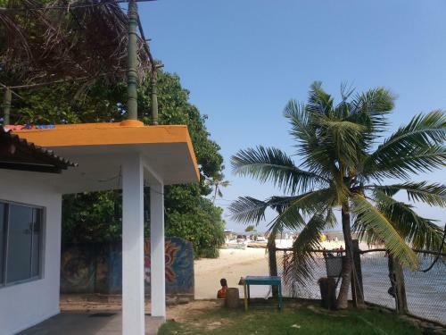 Hostal Sayuri Beach Hotel