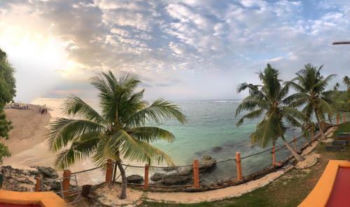 Hostal Sayuri Beach Hotel