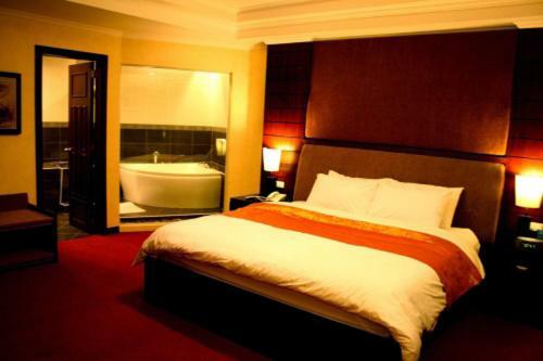 Mo2 Westown Hotel - Mandalagan