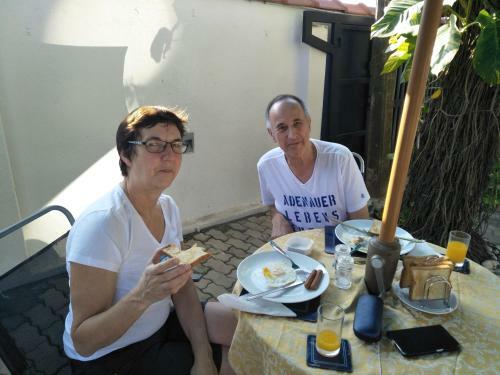 Hostal Dions Guest House