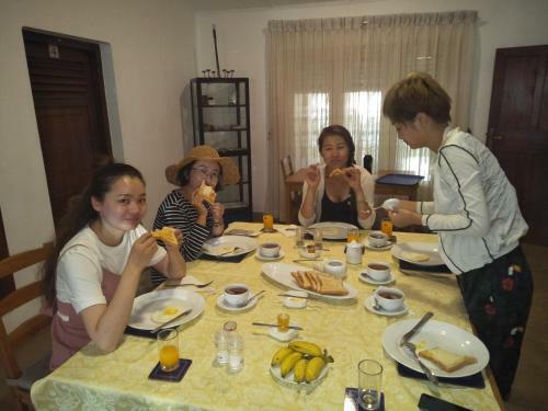 Hostal Dions Guest House