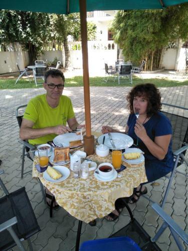 Hostal Dions Guest House