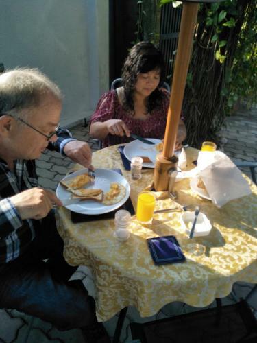 Hostal Dions Guest House