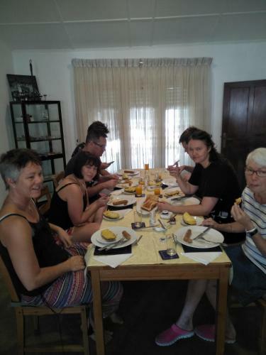 Hostal Dions Guest House