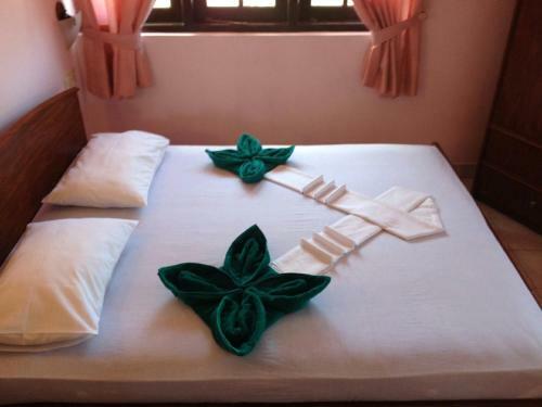 Yoho Hotel Red Rose