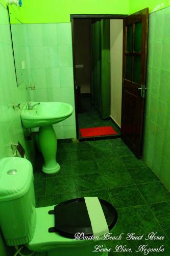 Hostal Winston Beach Guest House