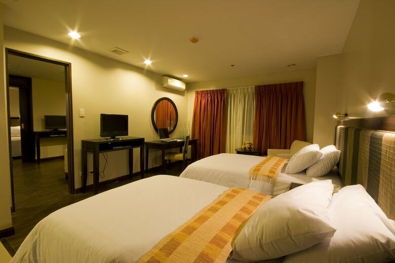 Baguio Burnham Suites Hotel
