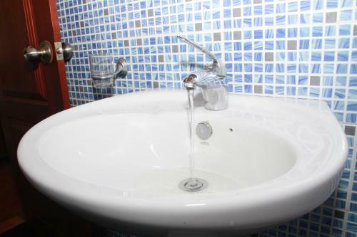 Hostal Blue Elephant Tourist Guesthouse