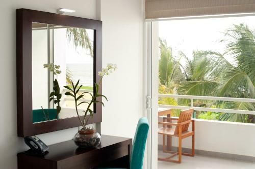 The Beach - All Suite Hotel