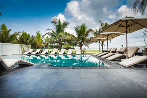The Beach - All Suite Hotel