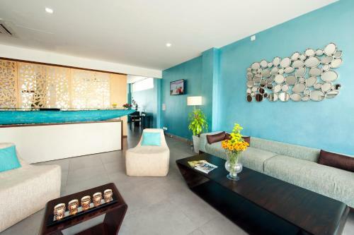 The Beach - All Suite Hotel