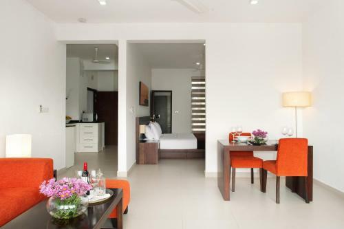 The Beach - All Suite Hotel