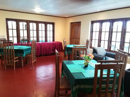 Hostal Blue Moon Guest House