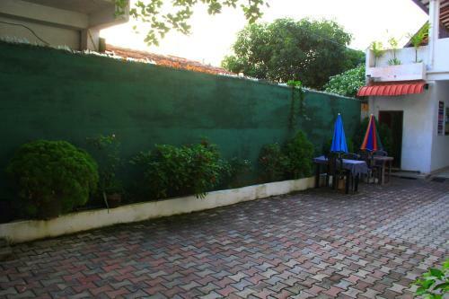 Hostal Shanith Guesthouse