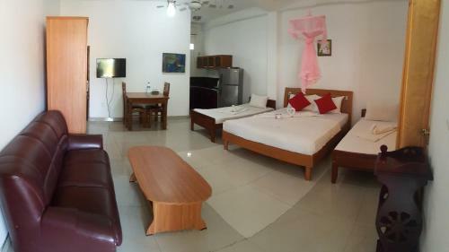 Hostal Shanith Guesthouse