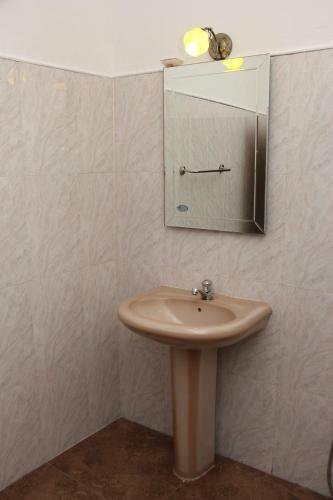 Hostal Shanith Guesthouse