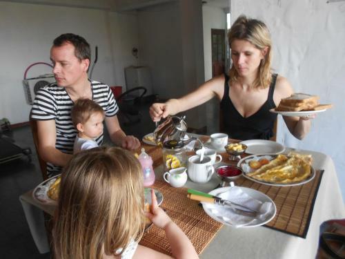 Hostal Shanith Guesthouse