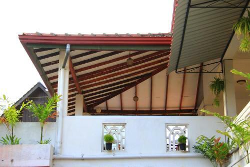 Hostal Shanith Guesthouse