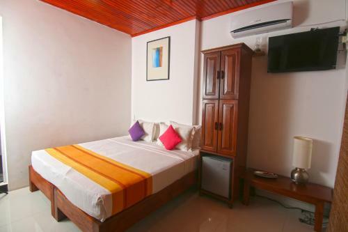 Airport City Hub Hotel