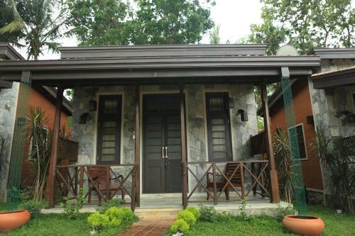 Villa Pinnawala & Restaurant