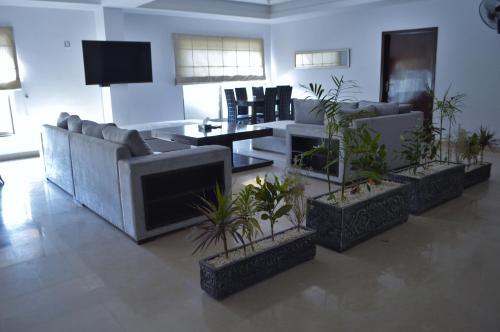 Hotel Intellectual Inn, Bahria Town