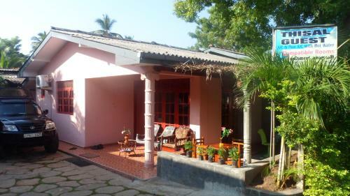 Hostal Thisal Guest House