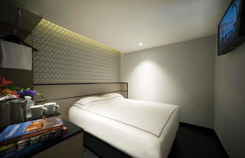 Hotel 81 Opera