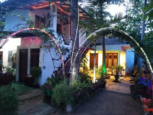 Sigiri Tarushan Home Stay
