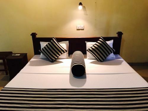 Hotel Inamaluwa Inn