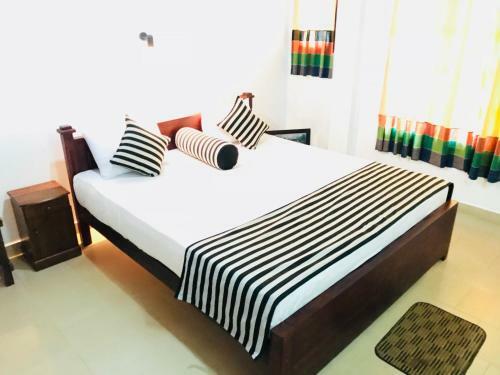 Hotel Inamaluwa Inn