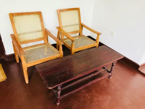 Hotel Inamaluwa Inn