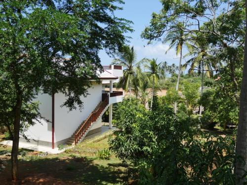 Hideaway Lodge