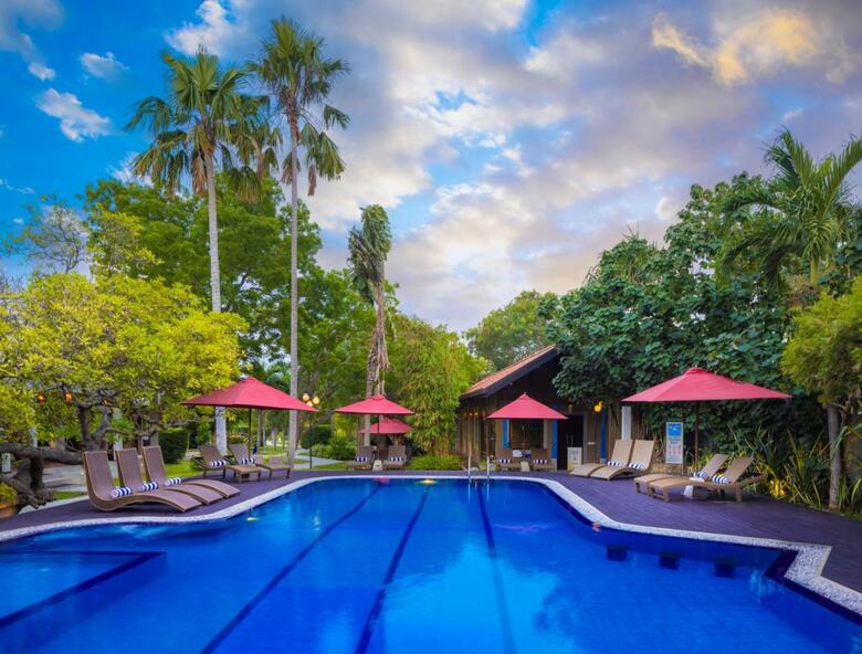 Hotel Chaarya Resort & Spa
