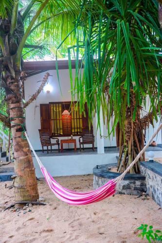 Hotel Shehani Beach Bungalow