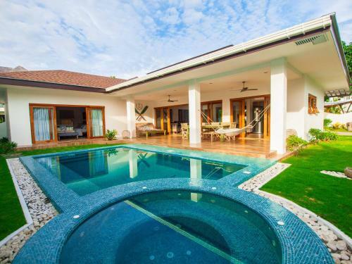 Aparthotel Vida Homes Condo Resort