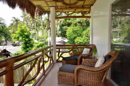 Hotel Mike's Dauin Dive Resort