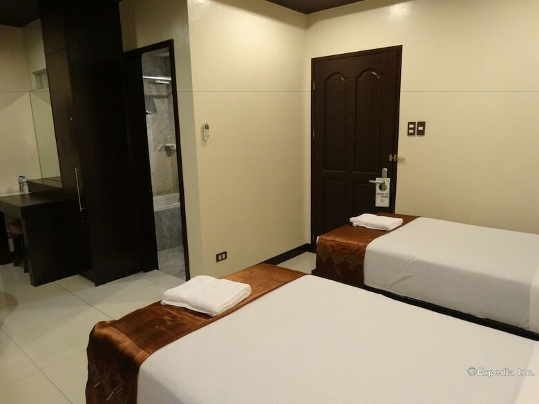Hotel The Peridot Suites