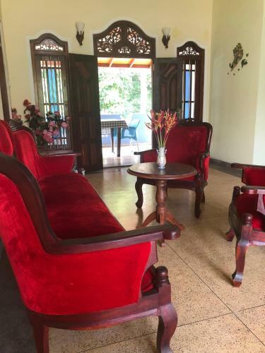 Hostal Tiny Royal Palace