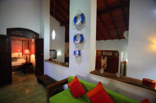 Hamilton Beach Villa