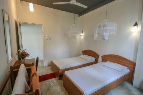Hostal Holiday Inn Unawatuna
