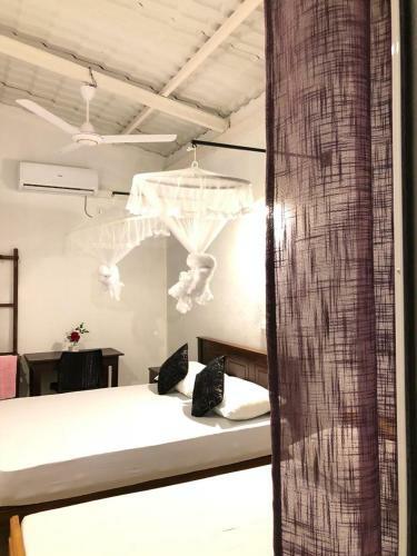 Hostal Holiday Inn Unawatuna