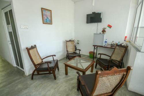 Hostal Holiday Inn Unawatuna