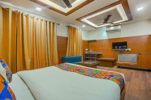 Fabhotel 24x7 Inn