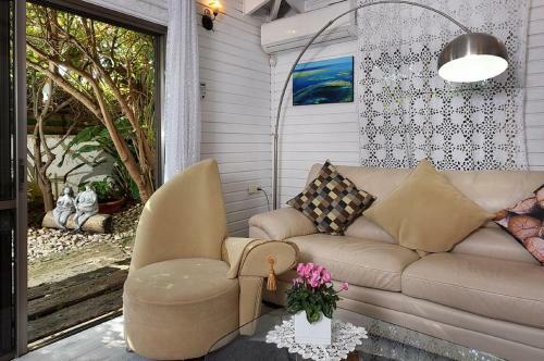 Lodge On The Sea