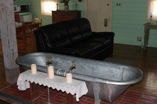 Bed & Breakfast Elinike Guest Cottages