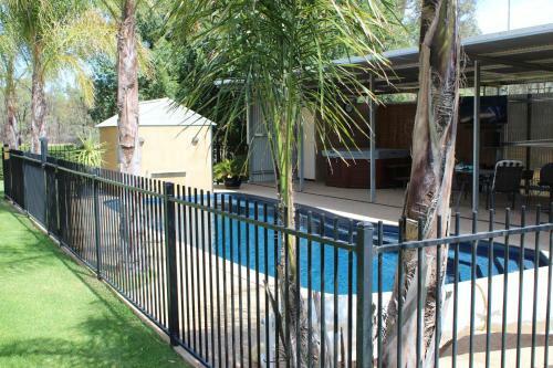 Bed & Breakfast Elinike Guest Cottages